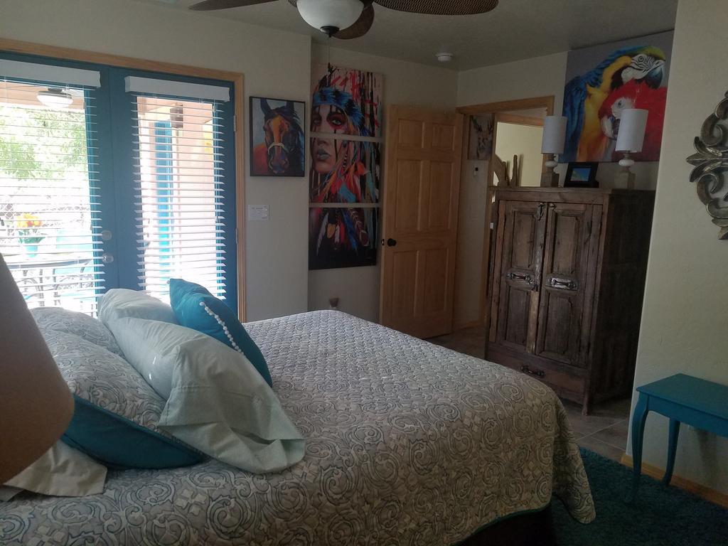 Grizzly Roadhouse Bed And Breakfast Кортес Экстерьер фото